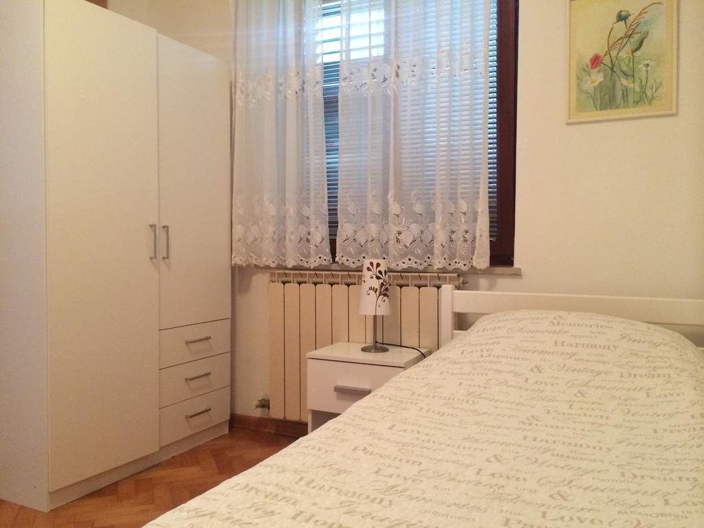 Apartments Kolorcek Изола Екстериор снимка
